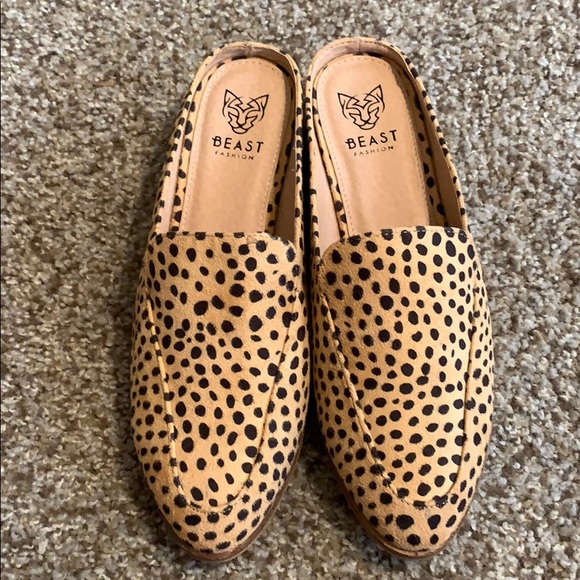 Beast Fashion Shoes - Leopard Print Mule Flats Slip on Size 6.5